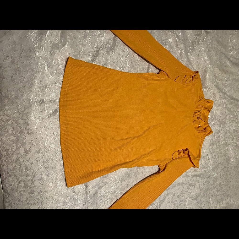 Super cute long sleeve fall blouse